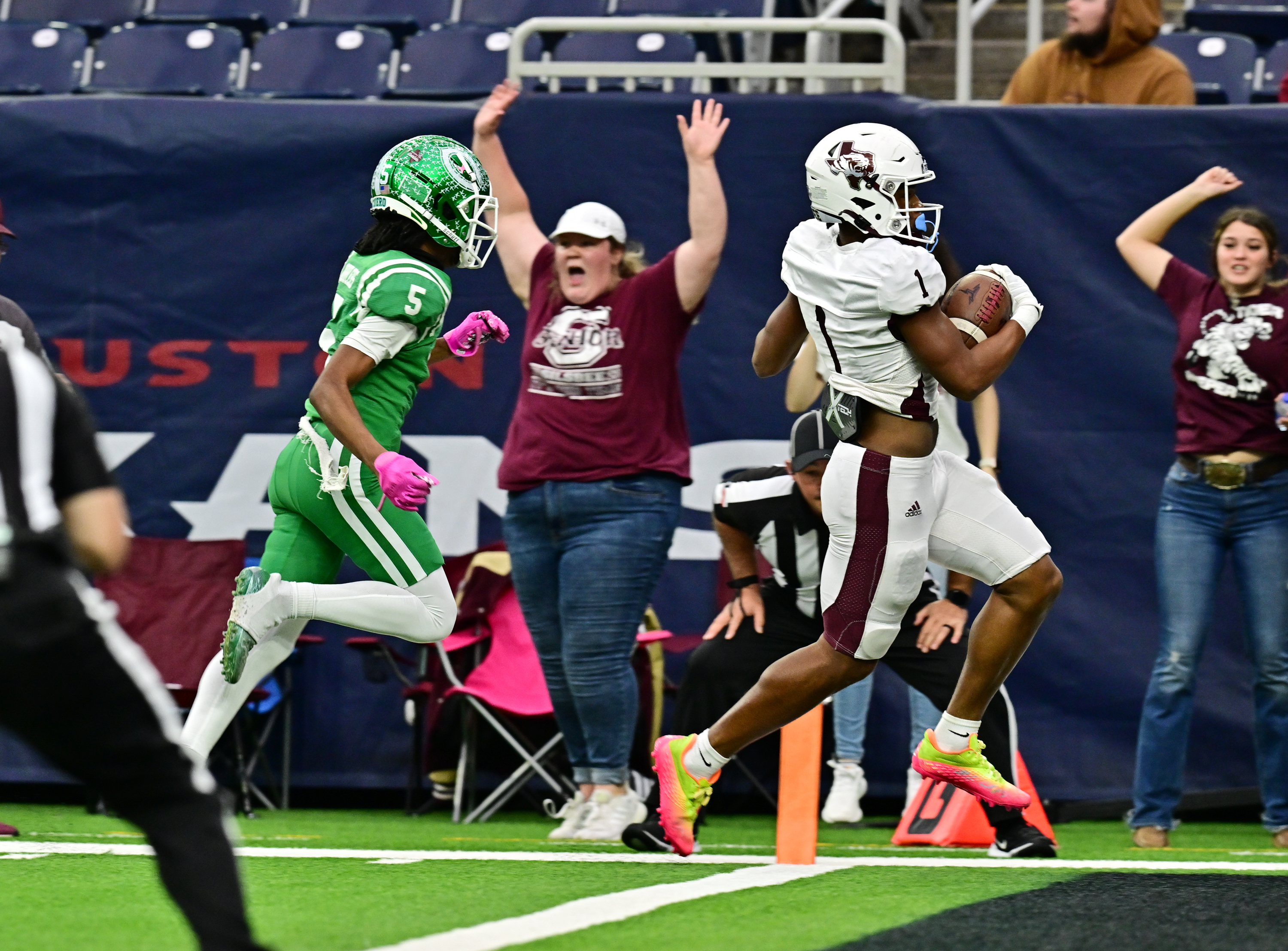 Silsbee vs Cuero December 2, 2022 Photo-Tom Dendy43